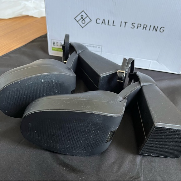 High heels- block heels. Call it Spring- Stelah (vegan leather) - Picture 8 of 9